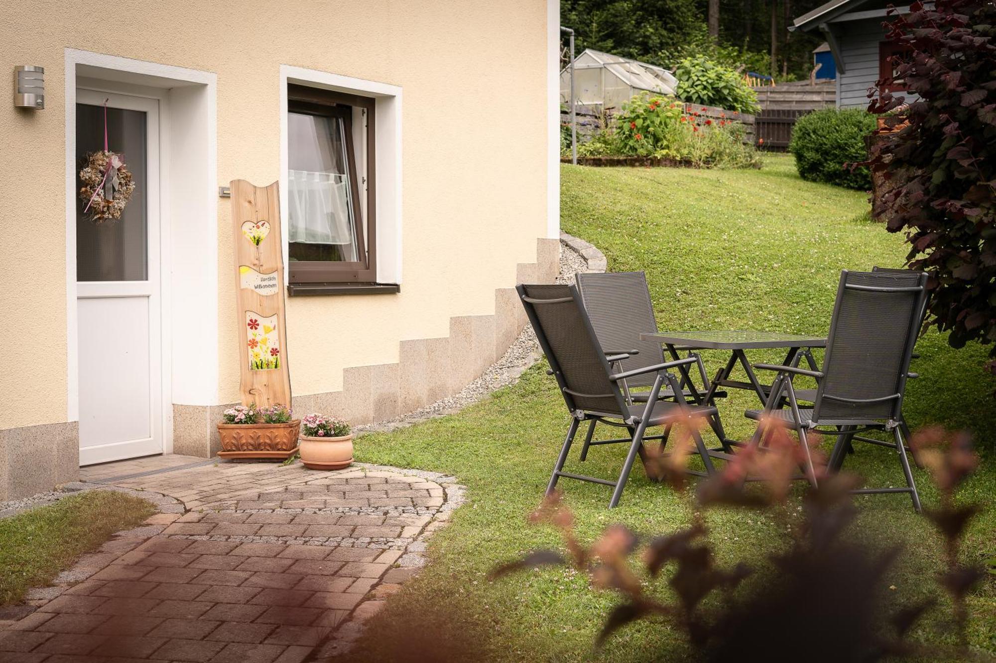 Buchen Blick - Ruhige Moderne Ferienwohnung 82Qm. Fichtelberg Exteriör bild